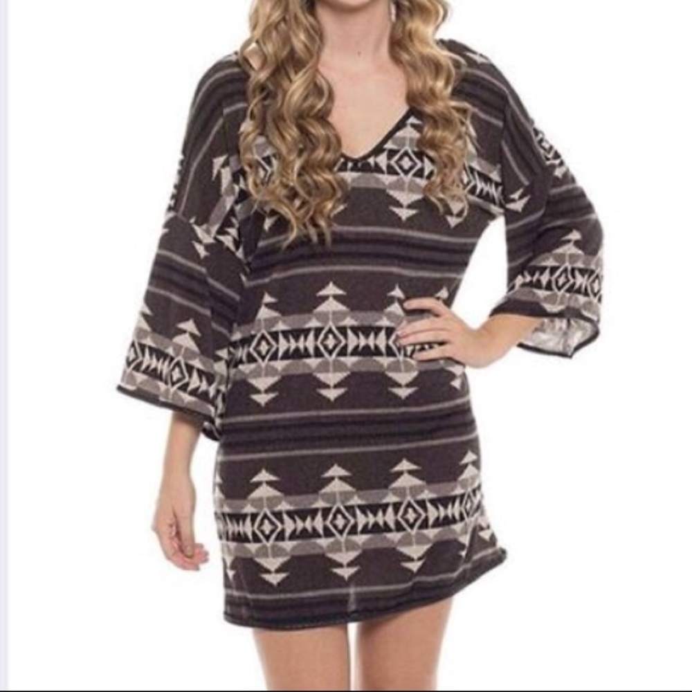 {Coveted Clothing} Gray Knit V-Neck Shift Dress - Picture 6 of 6
